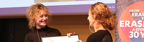 Overrækkelse af PIU-prisen.jpg