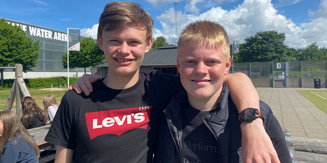 Sønderrisskolen Aura - Asbjørn & Jonas Sønderrisskolen Aura - Asbjørn & Jonas