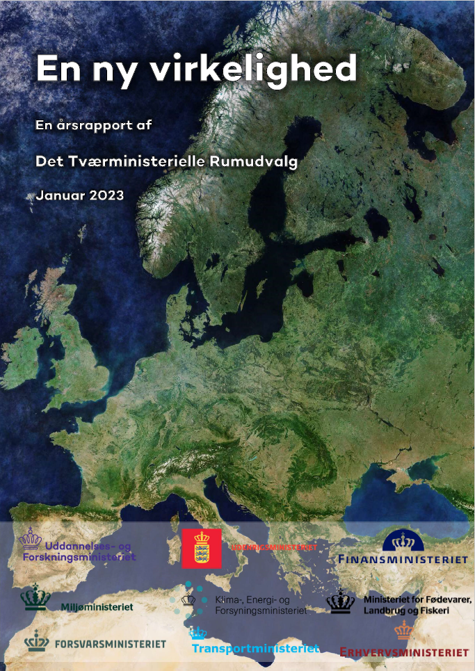 En årsrapport af Det Tværministerielle Rumudvalg. Rapporten minder os om, hvor afhængige vores samfund er af satellitdata til både civilt og militært brug. Vi må forvente, at forsvars- og sikkerhedspolitik fortsat vil fylde på rumområdet i de kommende år.