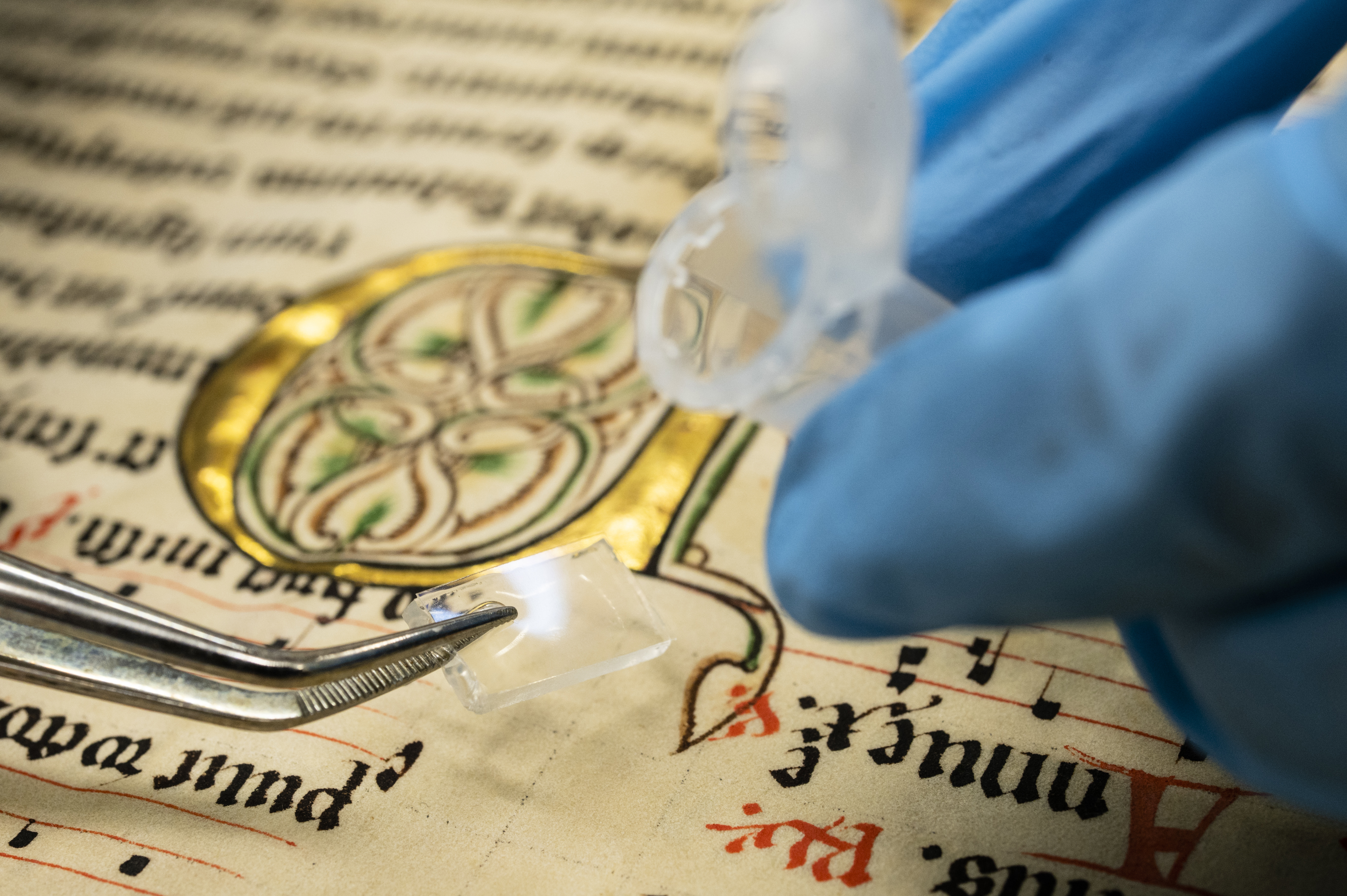 Foto af Middelalderskrift, fotograf: Veikko Somerpuro