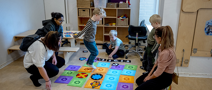 Her kan du hente inspiration og finde relevant information på området for dagtilbud, grundskole og ungdomsuddannelse.