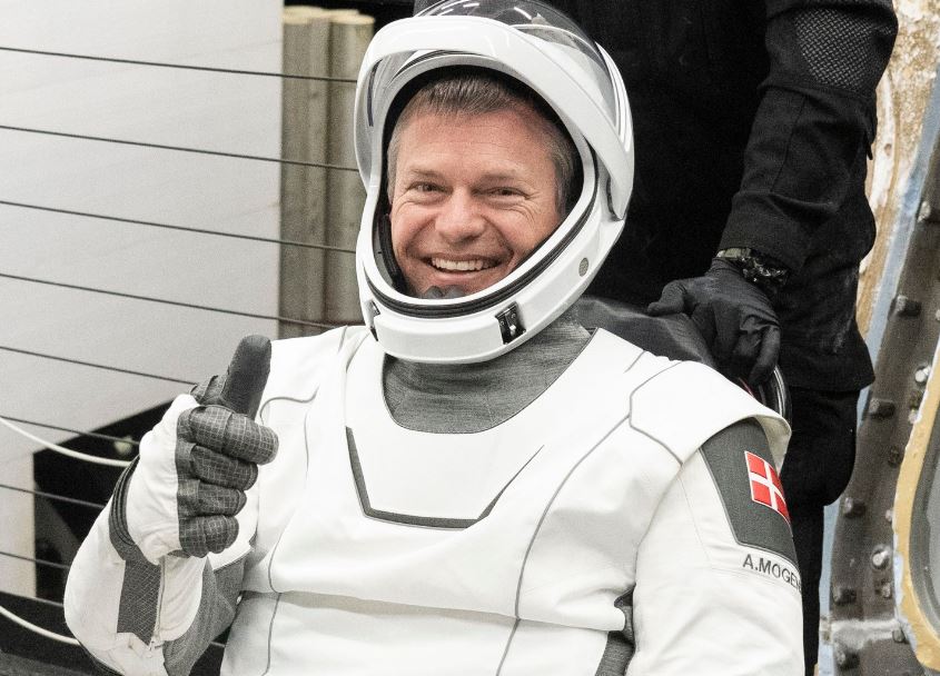 Tirsdag den 12. marts 2024 vendte Andreas og hans astronaut-kollegaer hjem til jordens overflade efter næsten 200 dage i rummet. Andreas nåede at gennemføre en lang række danske og internationale videnskabelige eksperimenter, være pilot på Dragon-fartøjet og kommandør på rumstationen.