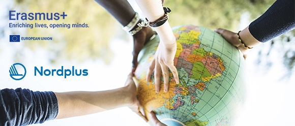 Globus og logoer fra Erasmus+ og Nordplus