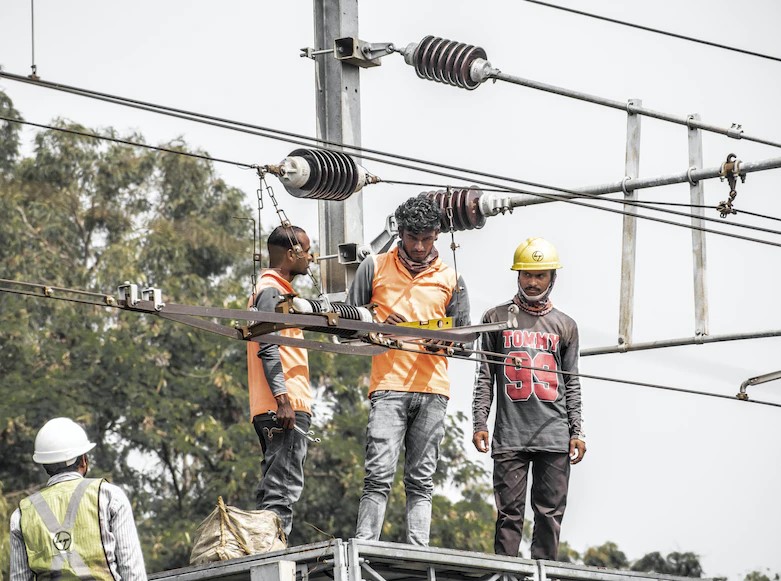 I et nyt blogindlæg fra ICDK Bangalore kan du læse om baggrunden for den nye rapport "Smart Grid and Energy Storage in India", der kortlægger de aktører og indsatser, som skal sikre overgangen til en bæredygtig energisektor i Indien, og beskriver, hvilke muligheder der er for danske løsninger.