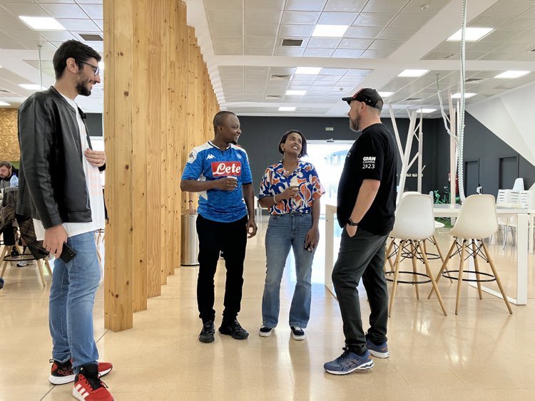 Tre nationaliteter og et kodesprog4.jpg