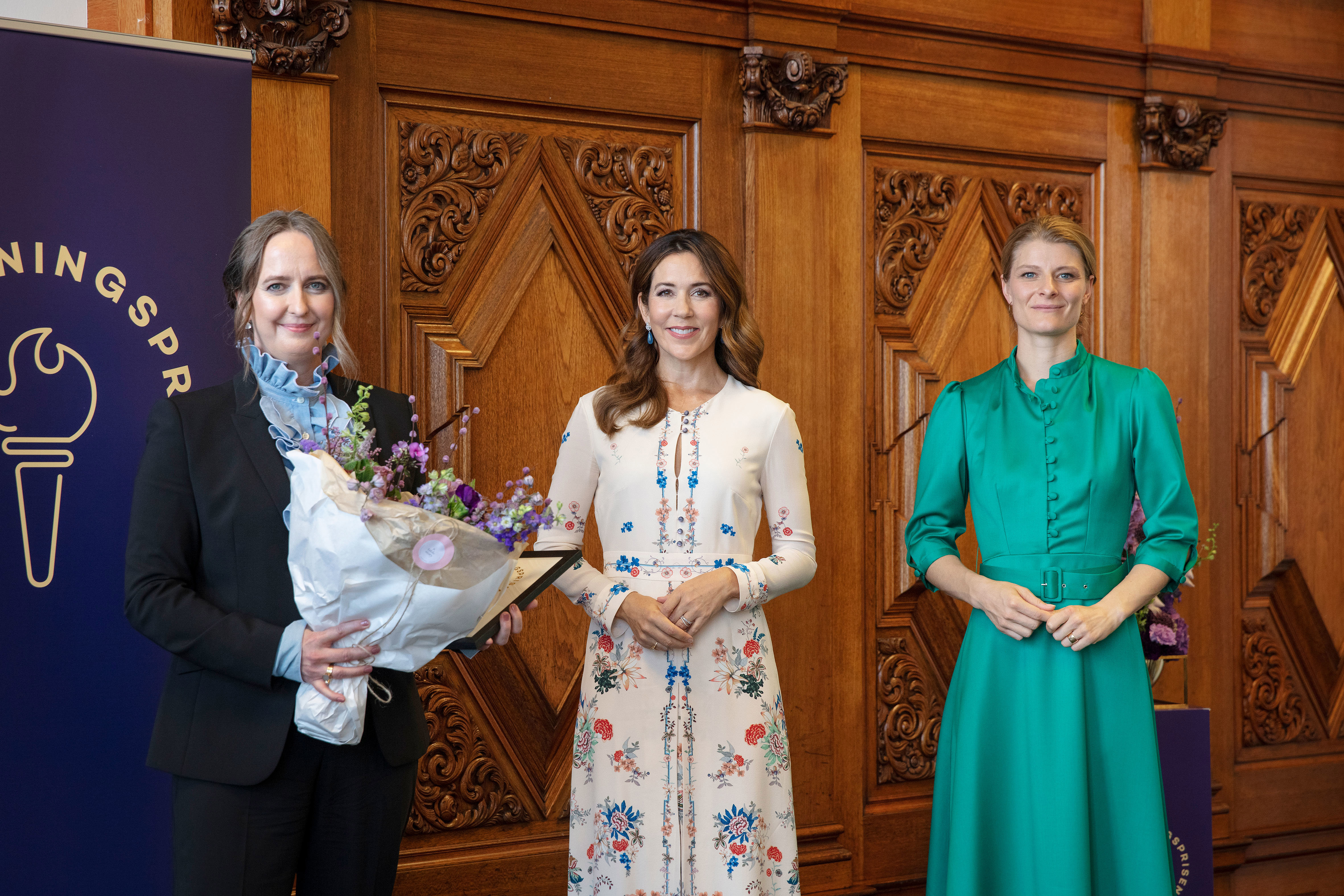 Vibeke Røn Noer med Kronprinsesse Mary og uddannelses- og forskningsministeren ved prisoverrækkelsen