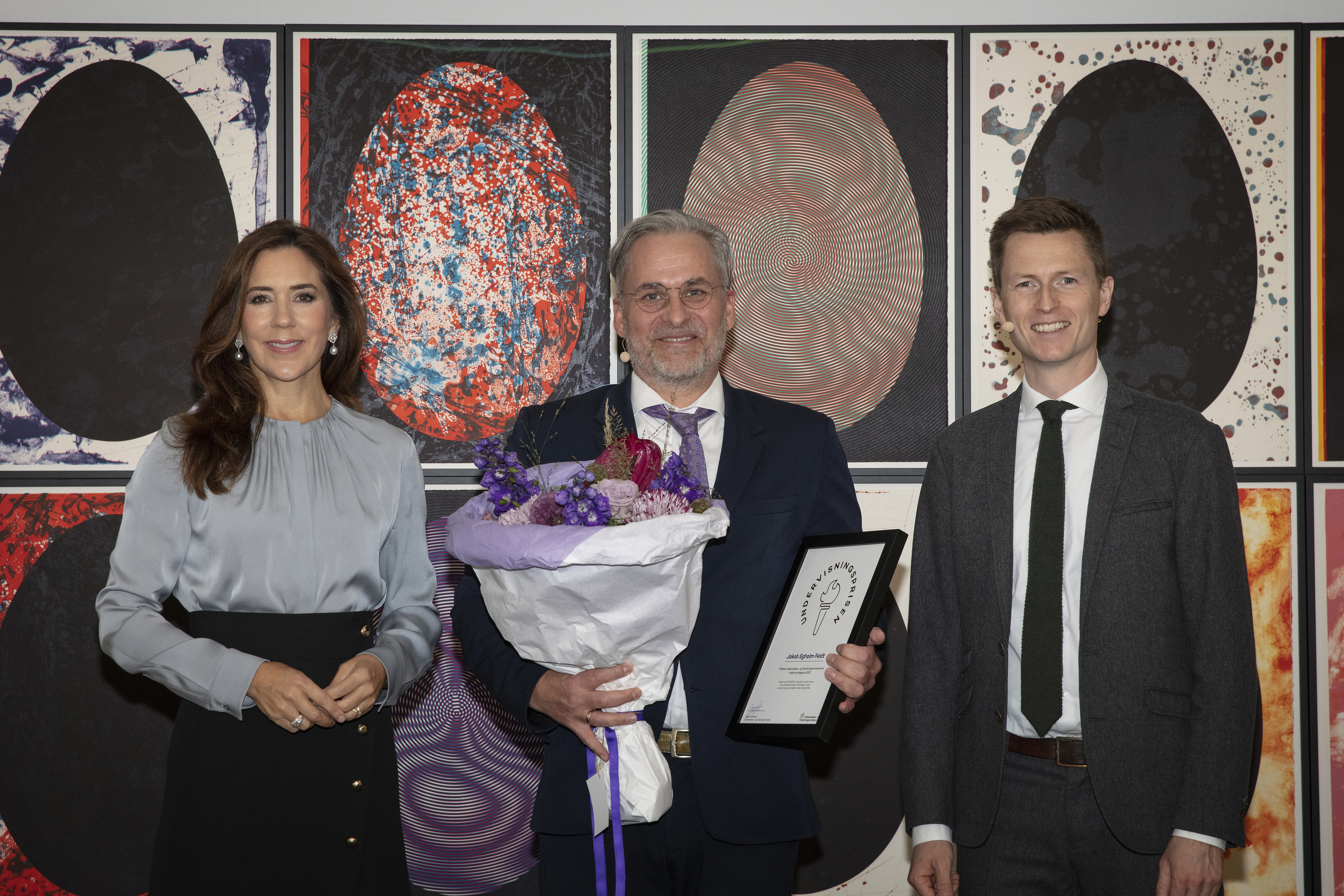 H.K.H. Kronprinsesse Mary, prismodtager af Undervisningsprisen 2021 Jakob Egholm Feldt og uddannelses- og forskningsminister Jesper Petersen