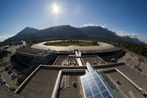ESRF-synkrotronen set fra oven i 2014. Foto: ESRF.