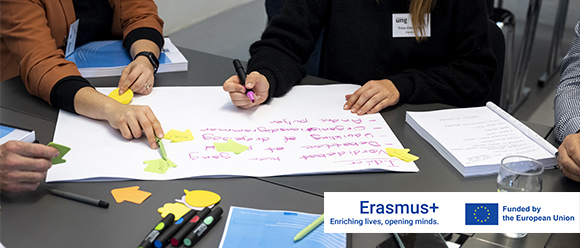 Gruppe der arbejder med projektudvikling