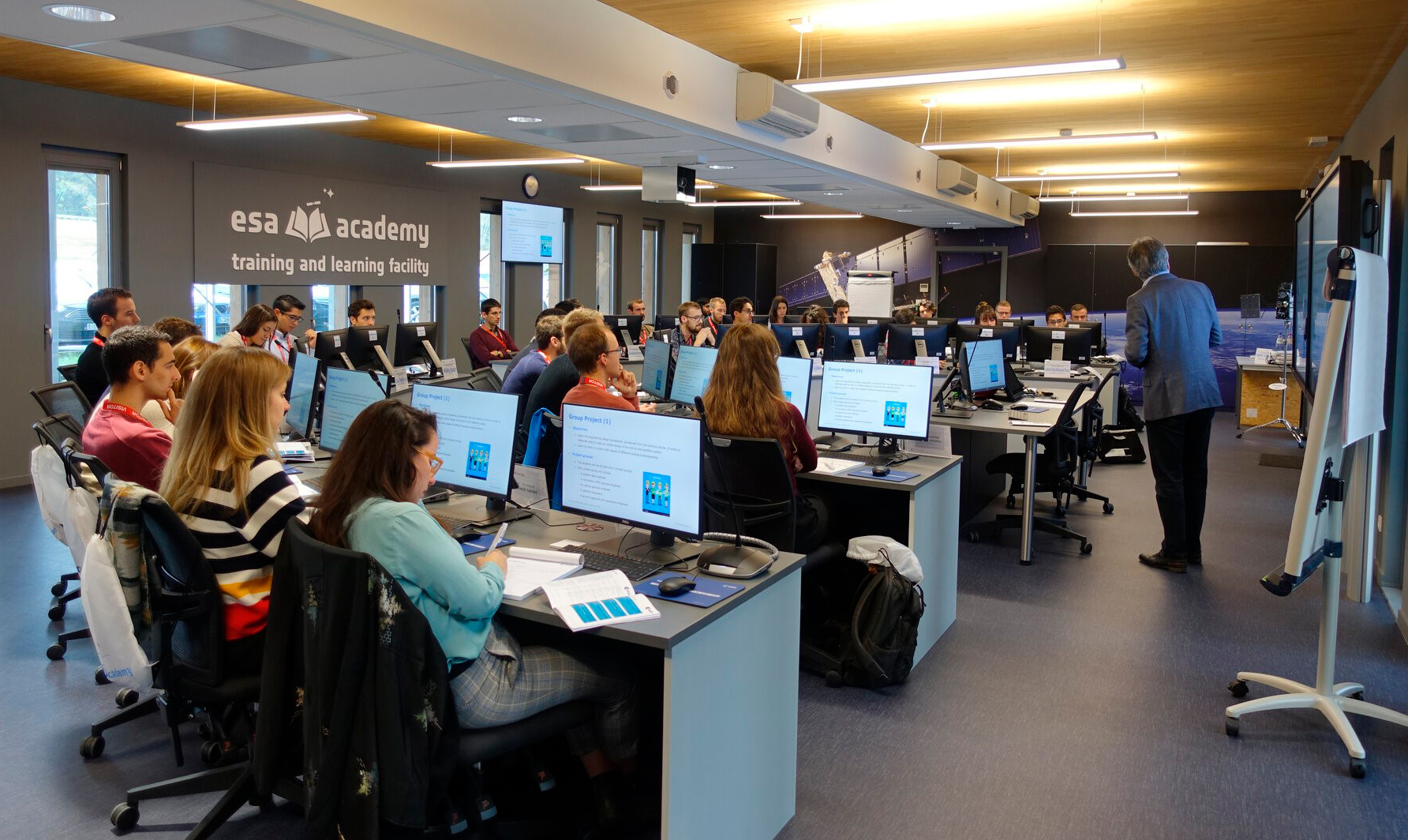 Undervisningssituation på ESA Academy. Foto: ESA 
