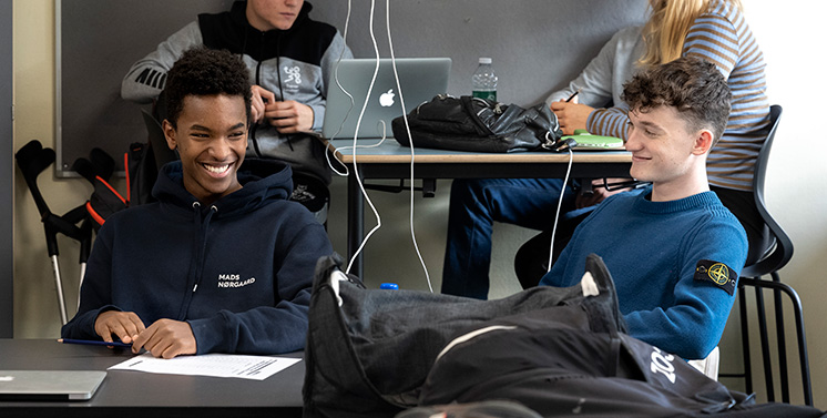 Institutioner og organisationer, der arbejder med dagtilbud, grundskole og ungdomsuddannelse, kan via Erasmus+ søge om tilskud til at sende medarbejdere på efteruddannelse i Europa, udlandsophold for elever og europæiske samarbejdsprojekter.